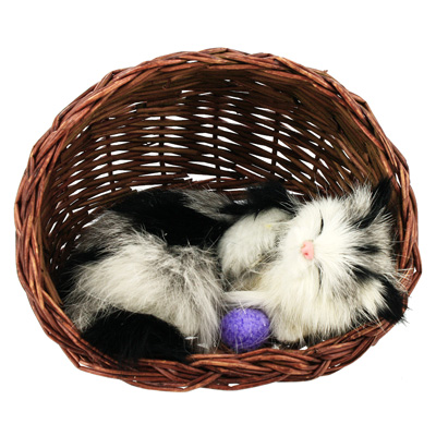 Кошка спящая в корзинке, с мячиком C305-c Подарки, сувениры, оригинальные решения Petz 2010 г ; Упаковка: коробка инфо 243j.