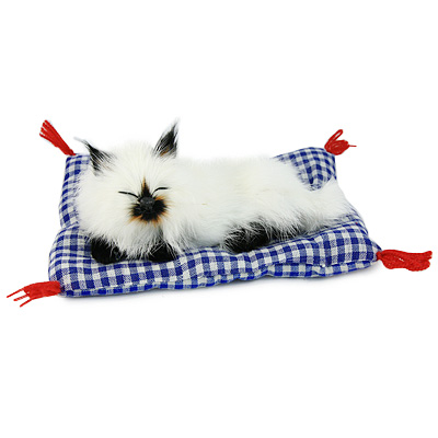 Котенок спящий на коврике Подарки, сувениры, оригинальные решения Petz 2010 г ; Упаковка: коробка инфо 264j.